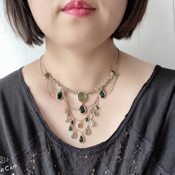 🎊3/$10🎊Artificial Gems Boho Statement Necklace - Picture 2 of 7